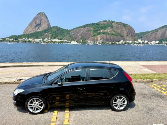 HYUNDAI I30 2.0 MPI 16V GASOLINA 4P MANUAL